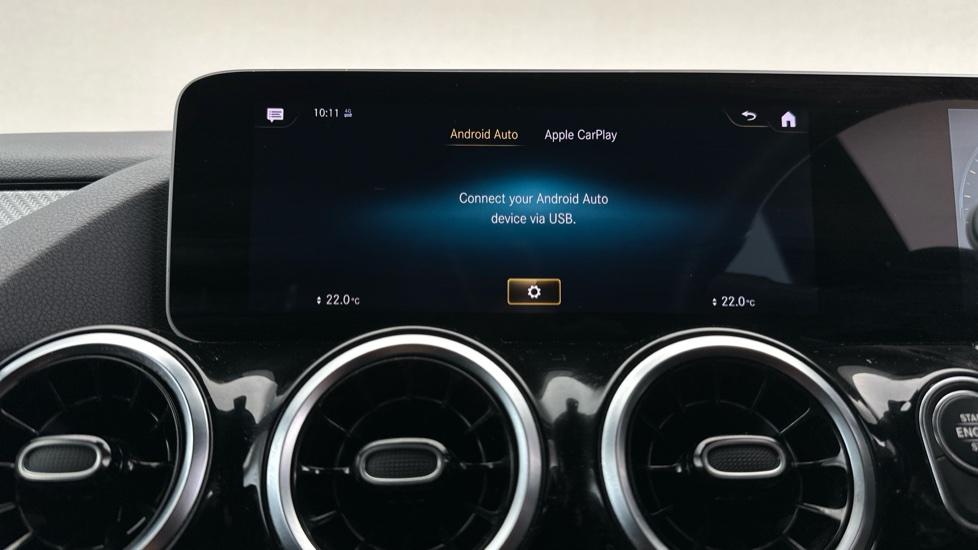 Apple Car Play & Android Auto