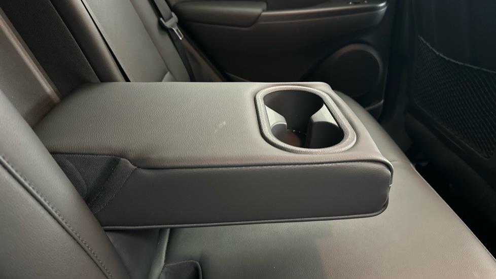 Rear Armrest/ Cup Holder