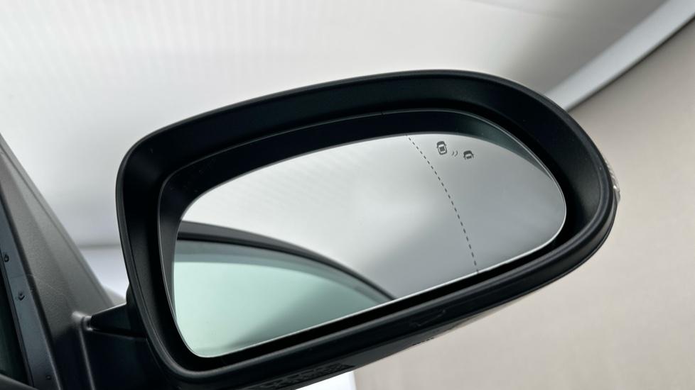 Blind Spot Monitoring System 