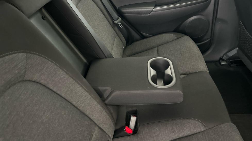 Rear Armrest/ Cup Holder