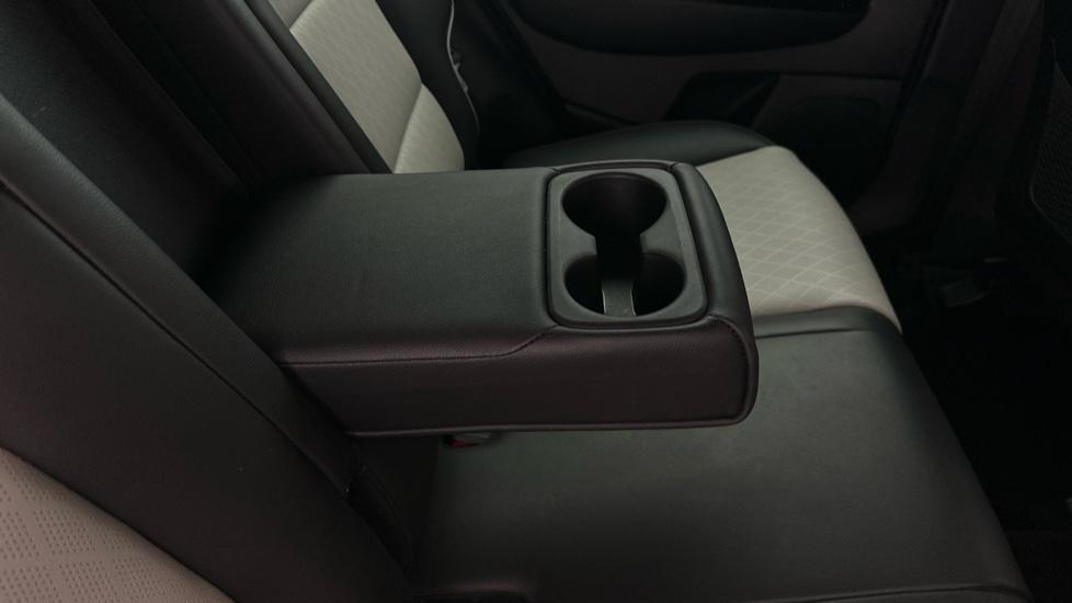 Rear Armrest/ Cup Holder