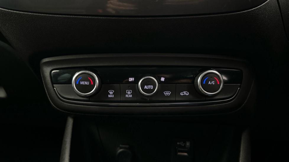 Air Conditioning /Dual Climate Control 