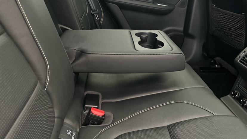 Rear Armrest/ Cup Holder