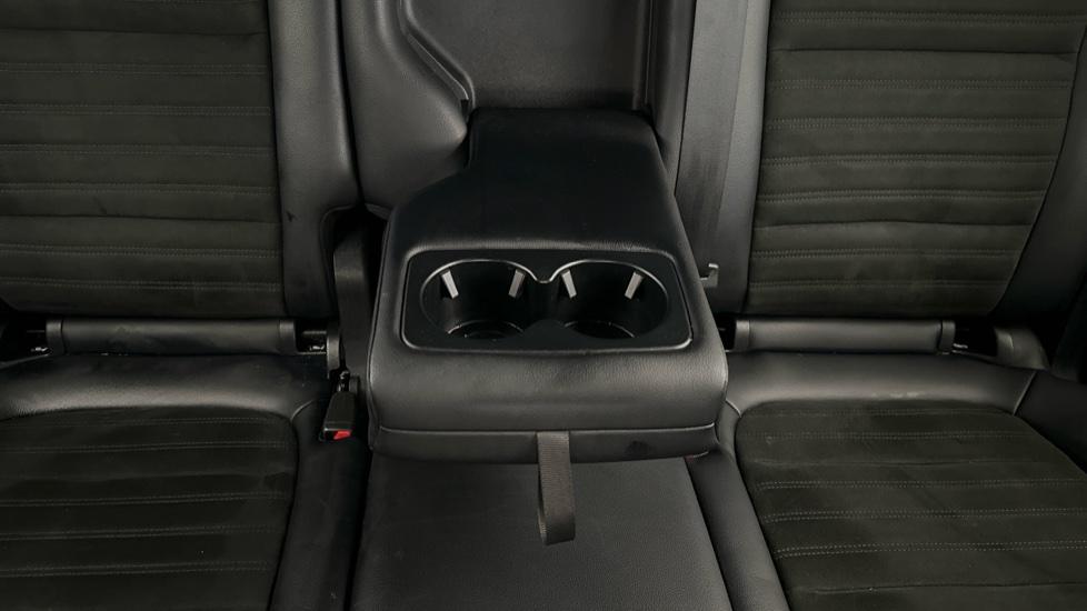 Rear Armrest/ Cup Holder