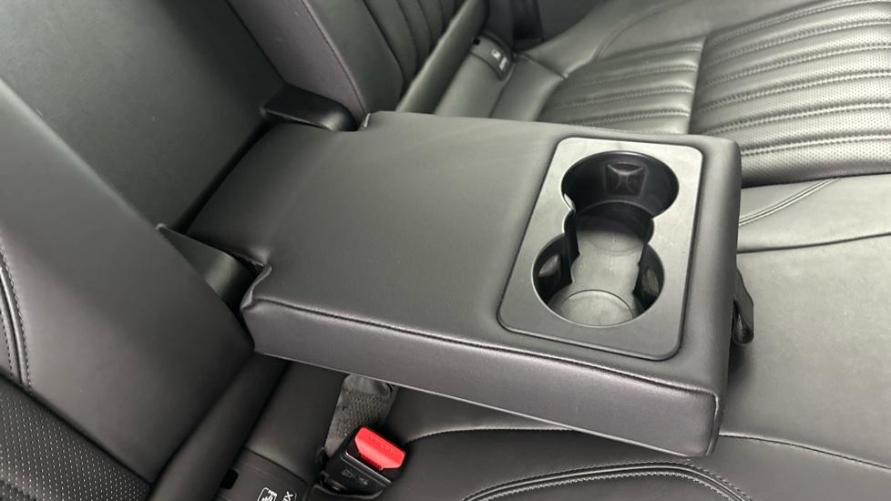 Rear Armrest/ Cup Holder