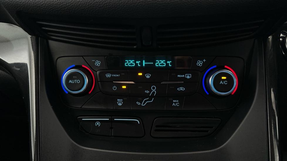 Air Conditioning / Dual Climate Control / Auto Stop/Start 