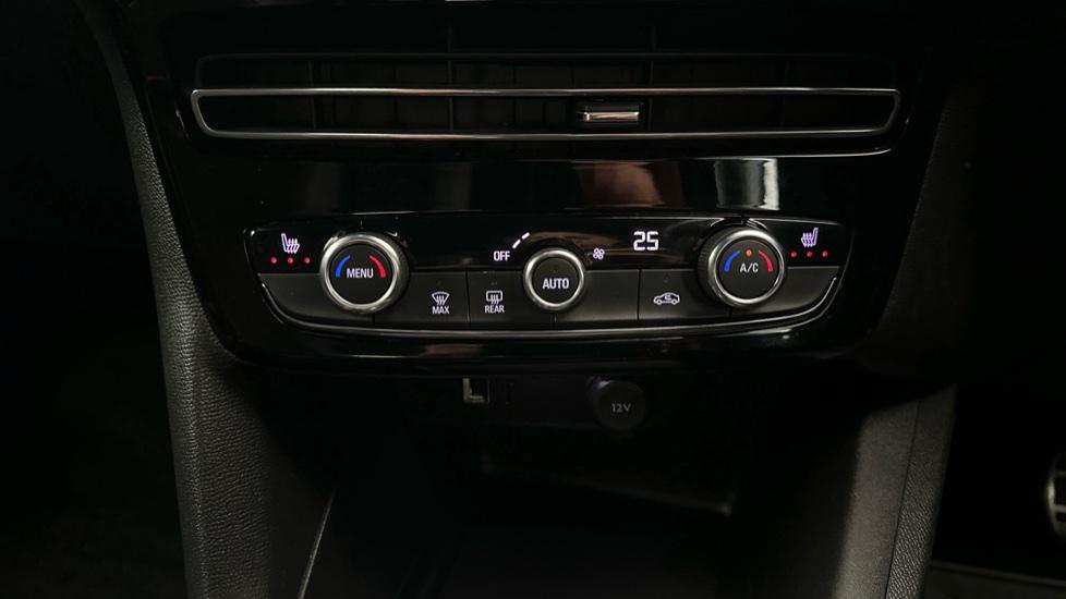 Air Conditioning /Heated Seats 