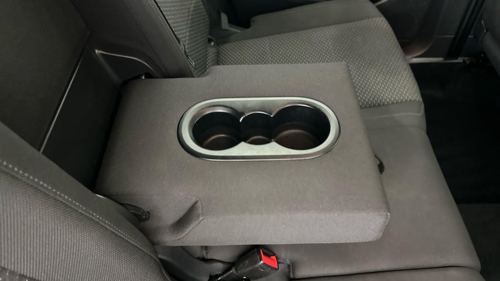 Rear Armrest/ Cup Holder