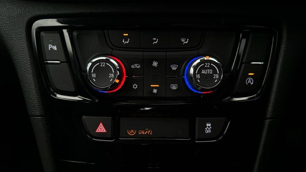 Air Conditioning /Dual Climate Control /Auto Stop/Start 