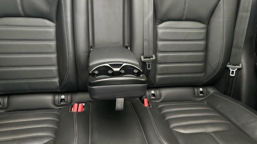 Rear Armrest/ Cup Holder