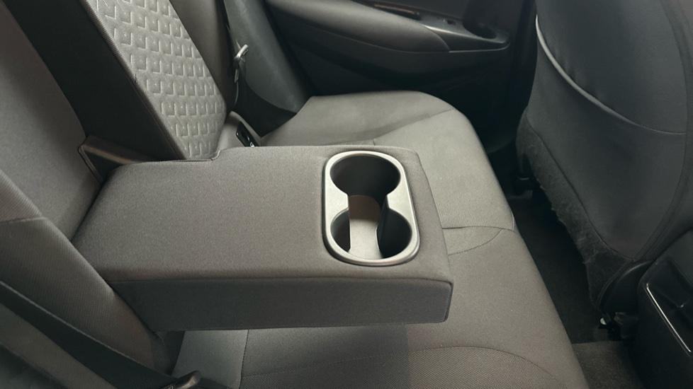 Rear Armrest/ Cup Holder