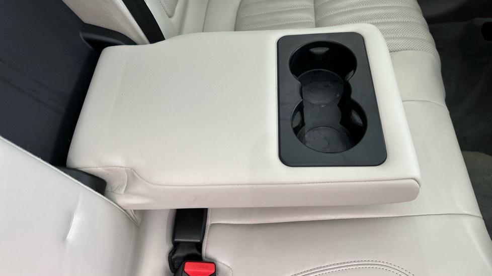 Rear Armrest/ Cup Holder