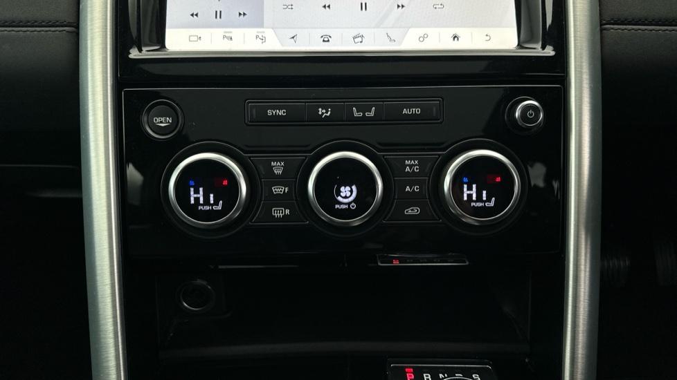 Air Conditioning /Dual Climate Control /Heated Seats 