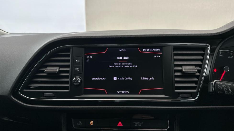 Apple Car Play & Android Auto