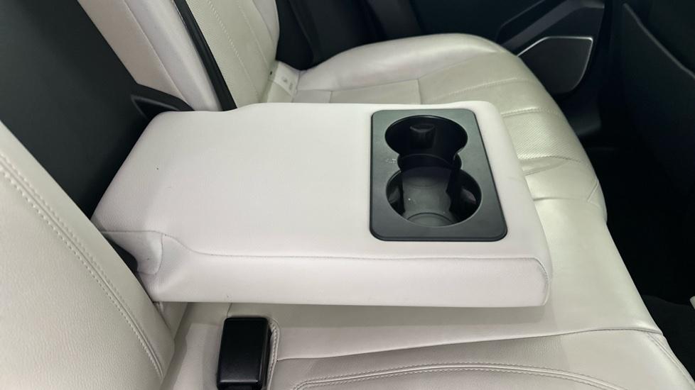 Rear Armrest/ Cup Holder