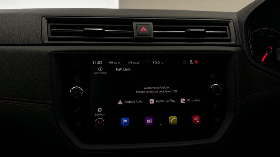 Apple Car Play & Android Auto