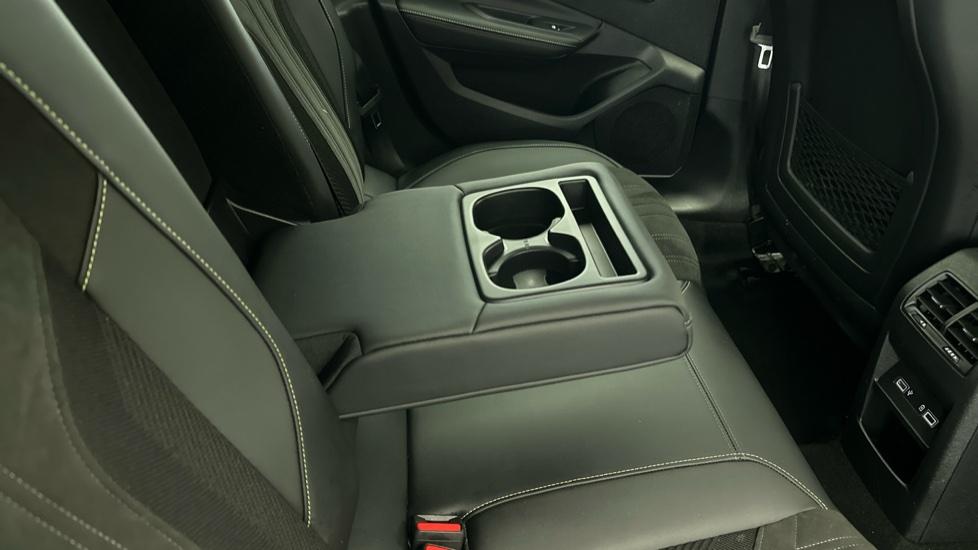 Rear Armrest/ Cup Holder