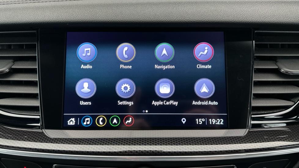 Apple Car Play & Android Auto