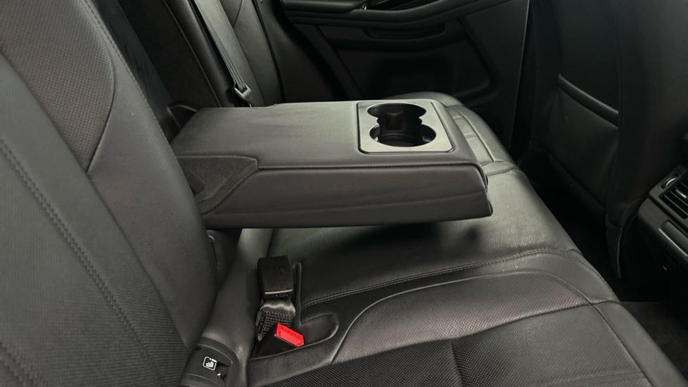 Rear Armrest/ Cup Holder