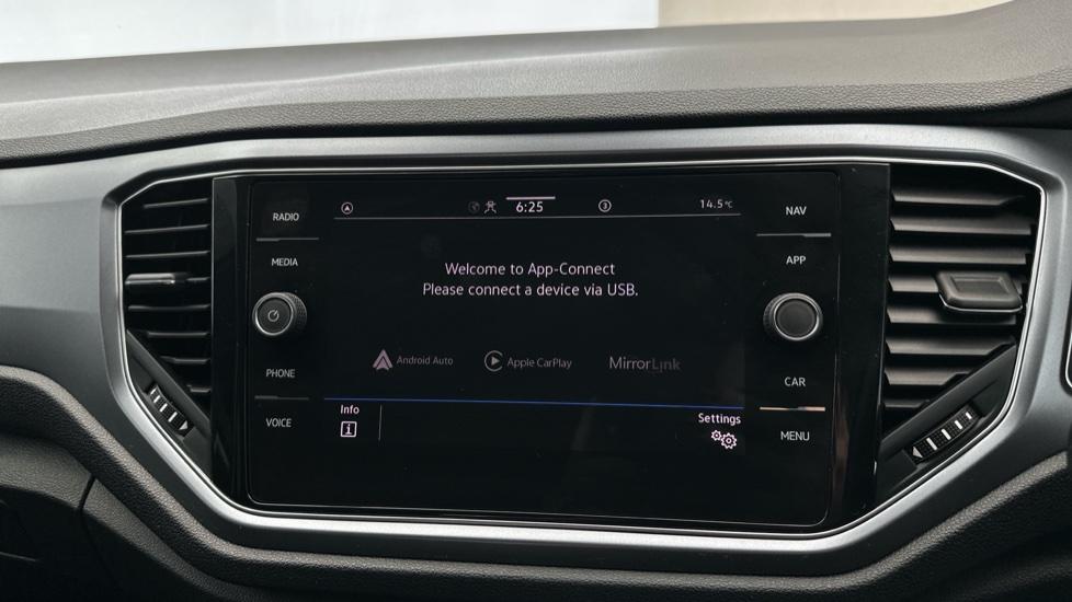 Apple Car Play & Android Auto