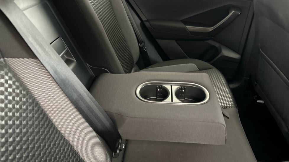 Rear Armrest/ Cup Holder