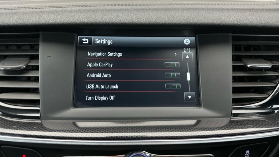 Apple Car Play & Android Auto