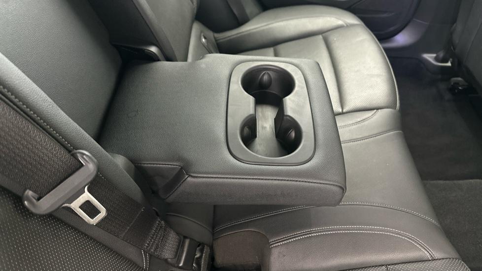 Rear Armrest/ Cup Holder