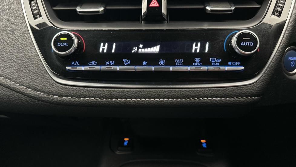 Air Conditioning /Dual Climate Control 