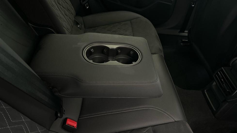 Rear Armrest/ Cup Holder