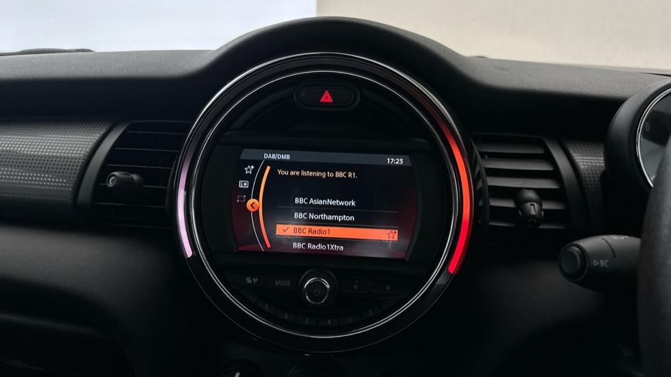 Ambient Lighting /DAB RADIO 