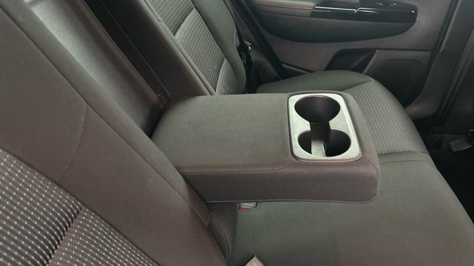 Rear Armrest/ Cup Holder