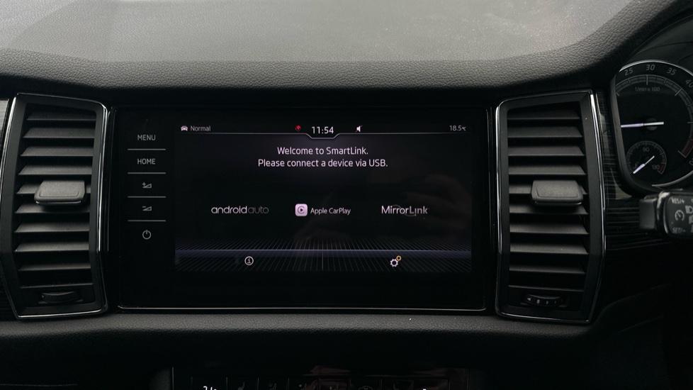 Apple Car Play & Android Auto