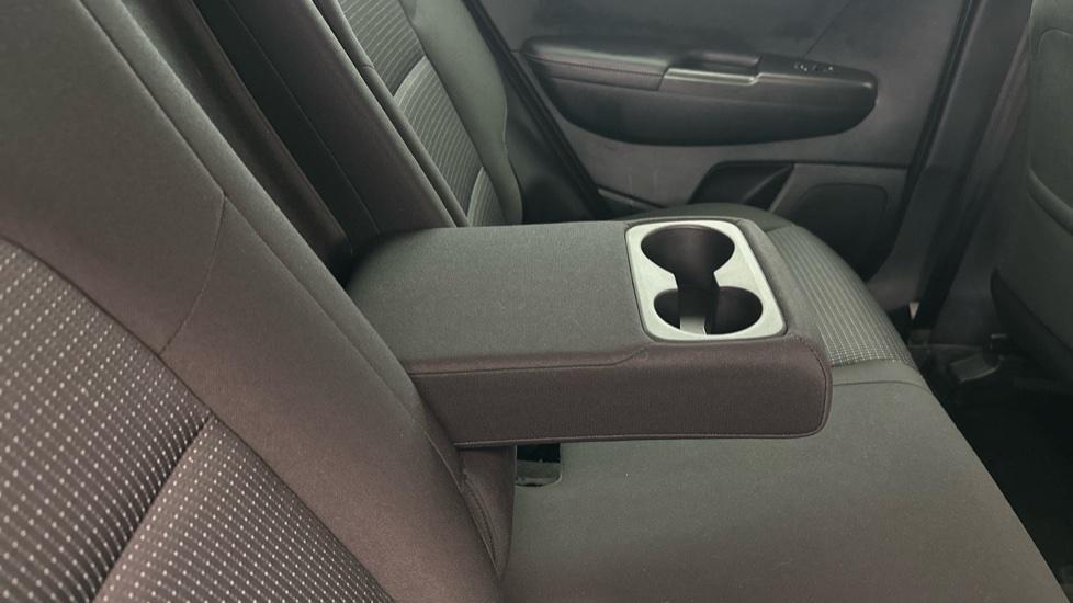 Rear Armrest/ Cup Holder