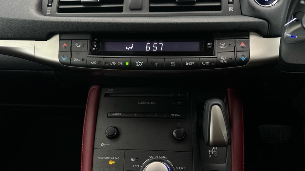 Air Conditioning  /Dual Climate Control  