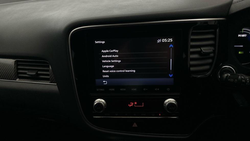 Apple Car Play & Android Auto