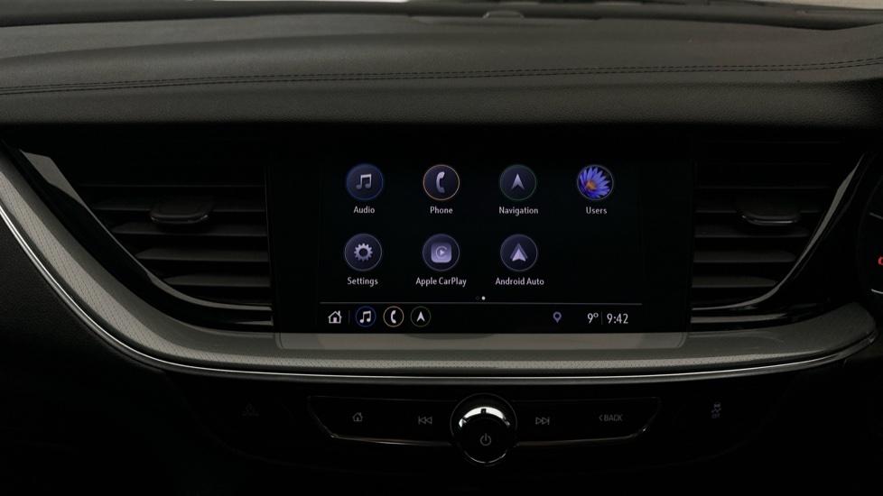 Apple Car Play & Android Auto