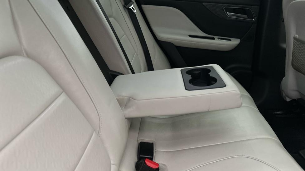 Rear Armrest/ Cup Holder