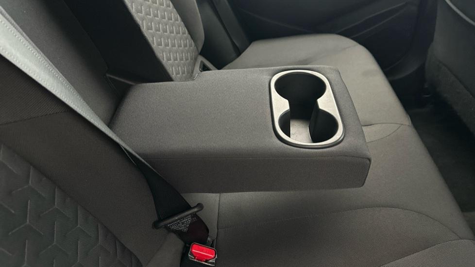 Rear Armrest/ Cup Holder