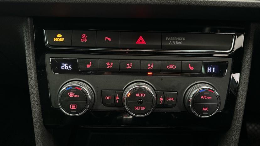 Air Conditioning /Dual Climate Control 