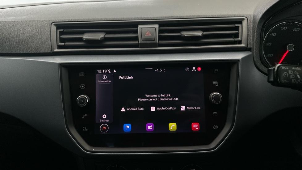 Apple Car Play & Android Auto