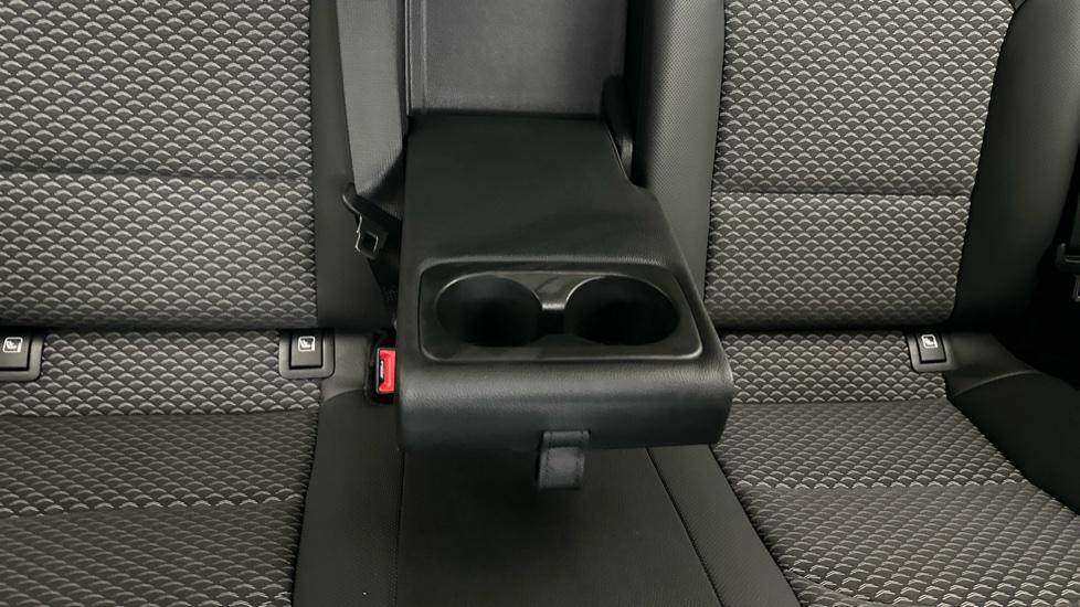 Rear Armrest/ Cup Holder