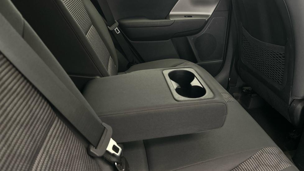 Rear Armrest/ Cup Holder