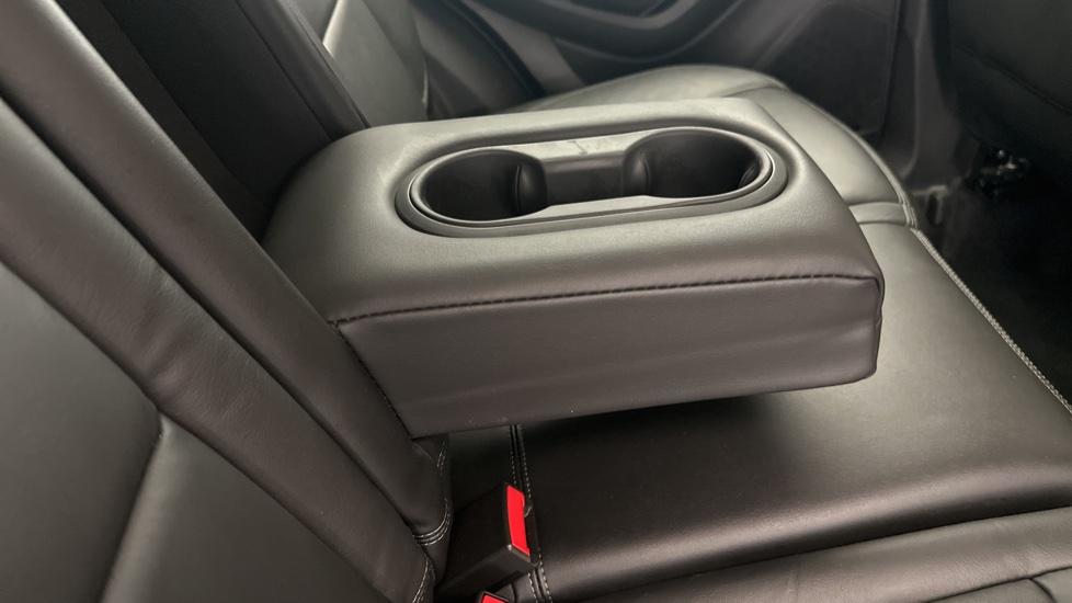 Rear Armrest/ Cup Holder