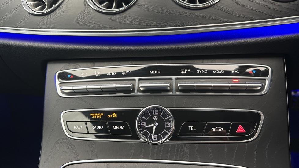 Dual Climate Control / Air Conditioning 