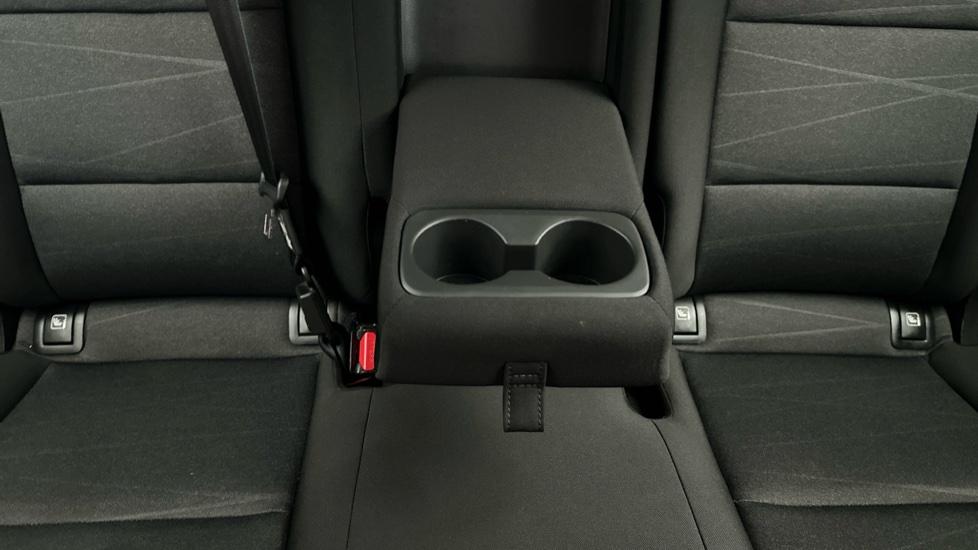 Rear Armrest/ Cup Holder