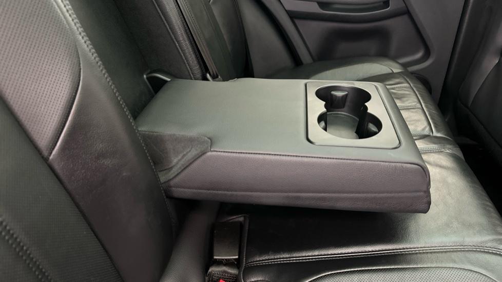 Rear Armrest/ Cup Holder