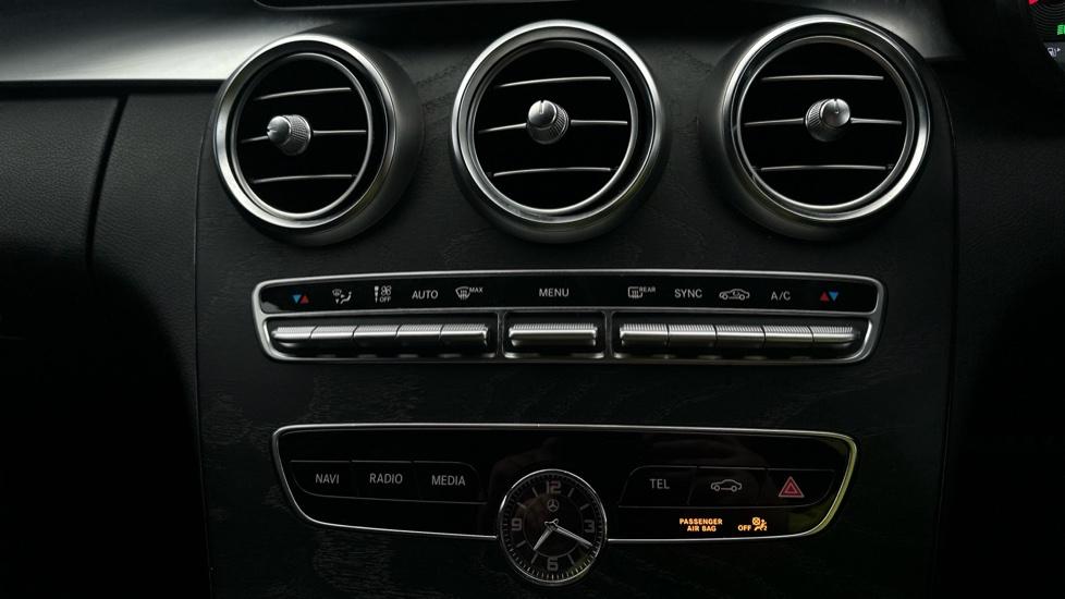 Air Conditioning /Dual Climate Control 