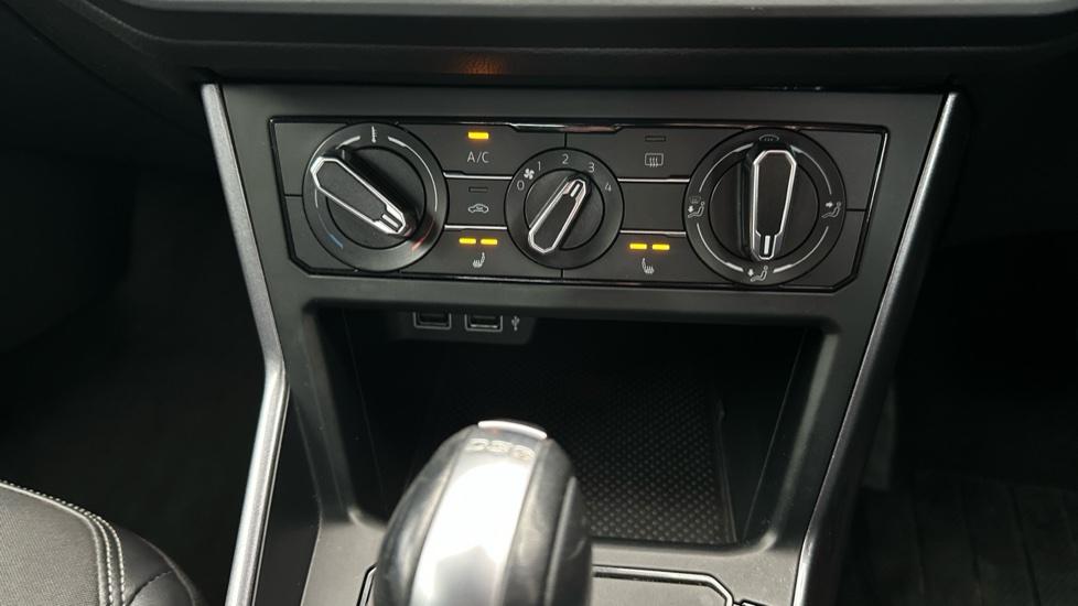 Air Conditioning /Heated Seats 