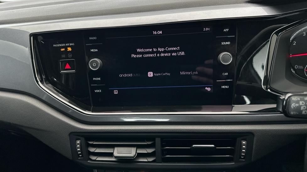 Apple Car Play & Android Auto