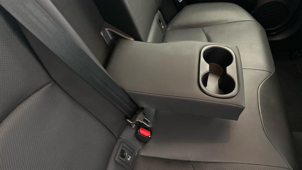 Rear Armrest/ Cup Holder